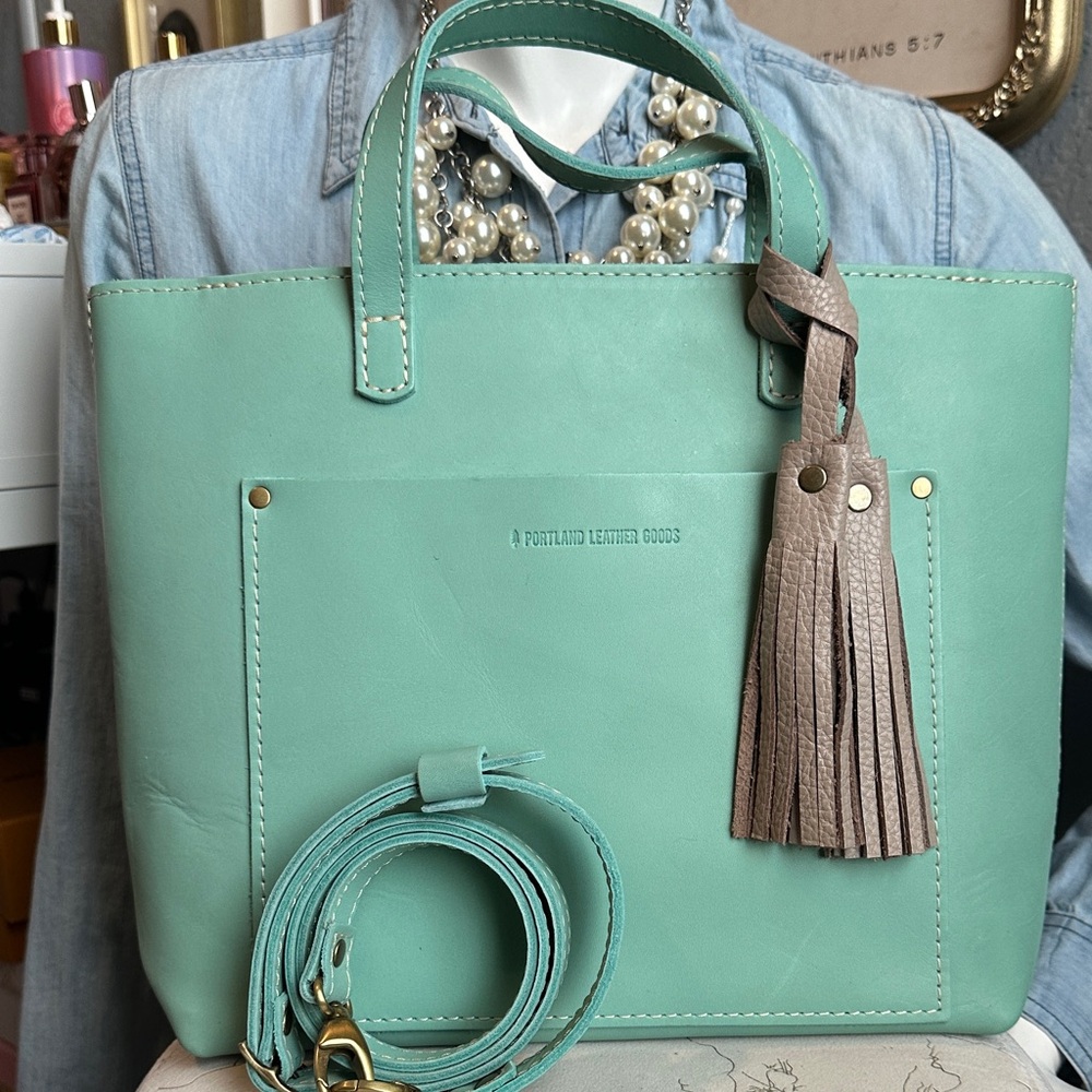 🦄 🦄 PLG Mint Medium Crossbody Tote NEW